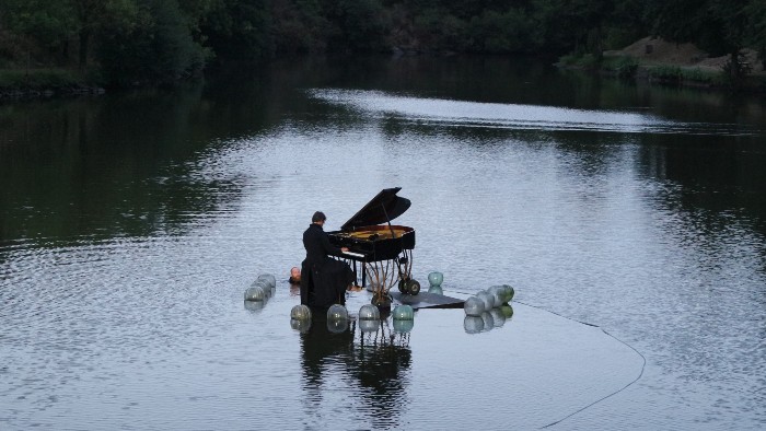 Le pianO flottant