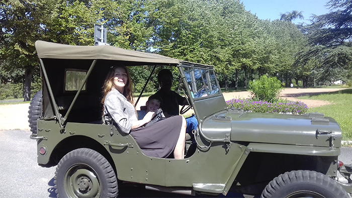 Au Musée Malartre, les voitures de collection roulent dans le parc ! 