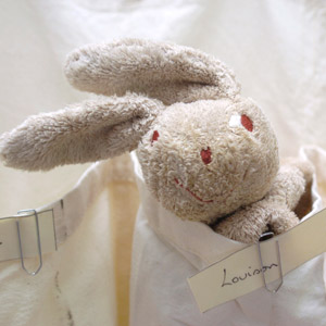 Peluche lapin crèche